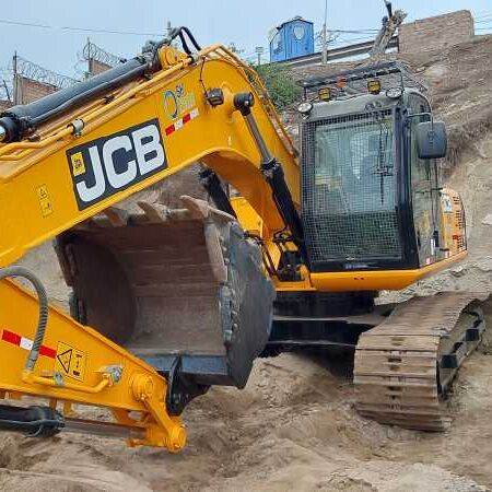 EXCAVADORA JCBJS220 - Excavadora de cadenas: foto 4 EXCAVADORA JCBJS220 - Excavadora de cadenas: foto 4
