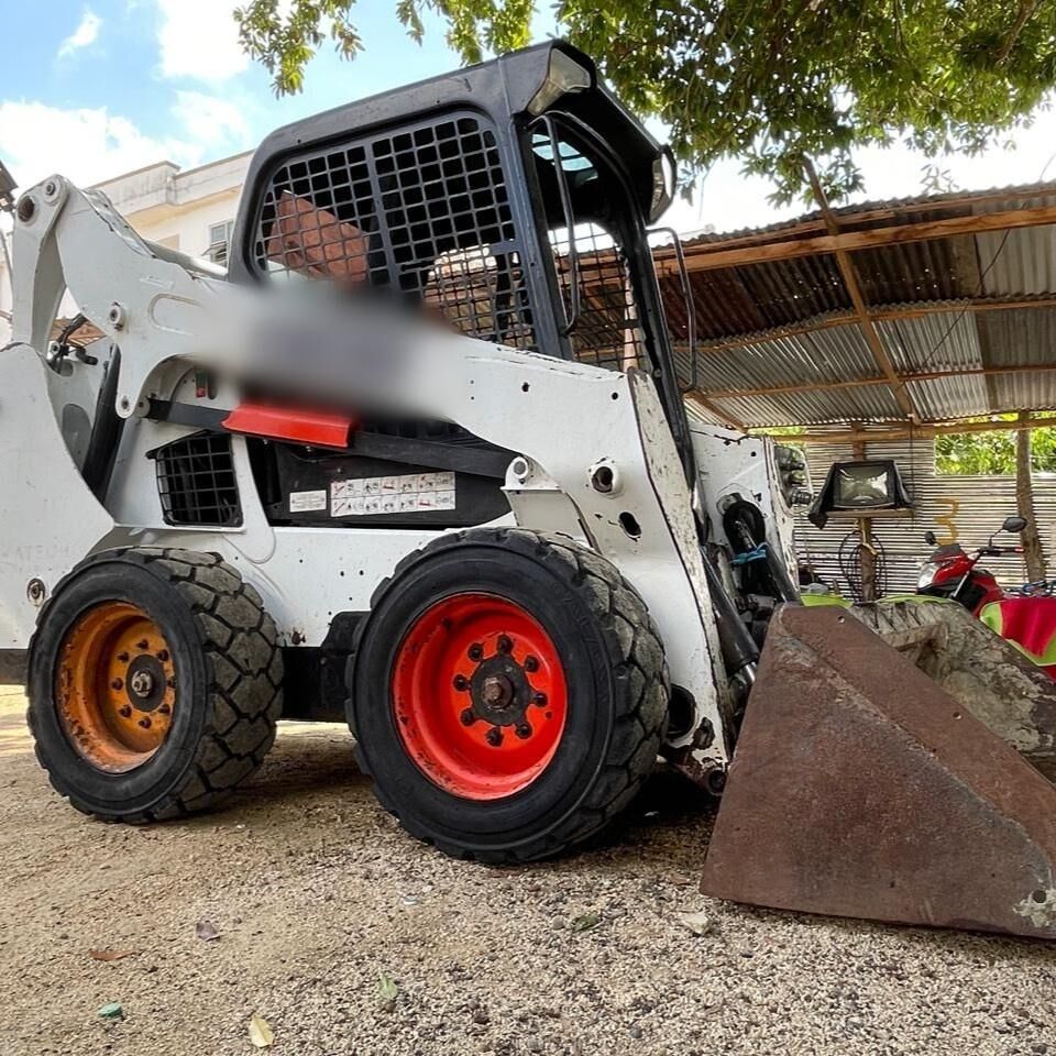 MINICARGADOR BOBCATS570 - Minicargadora: foto 4 MINICARGADOR BOBCATS570 - Minicargadora: foto 4