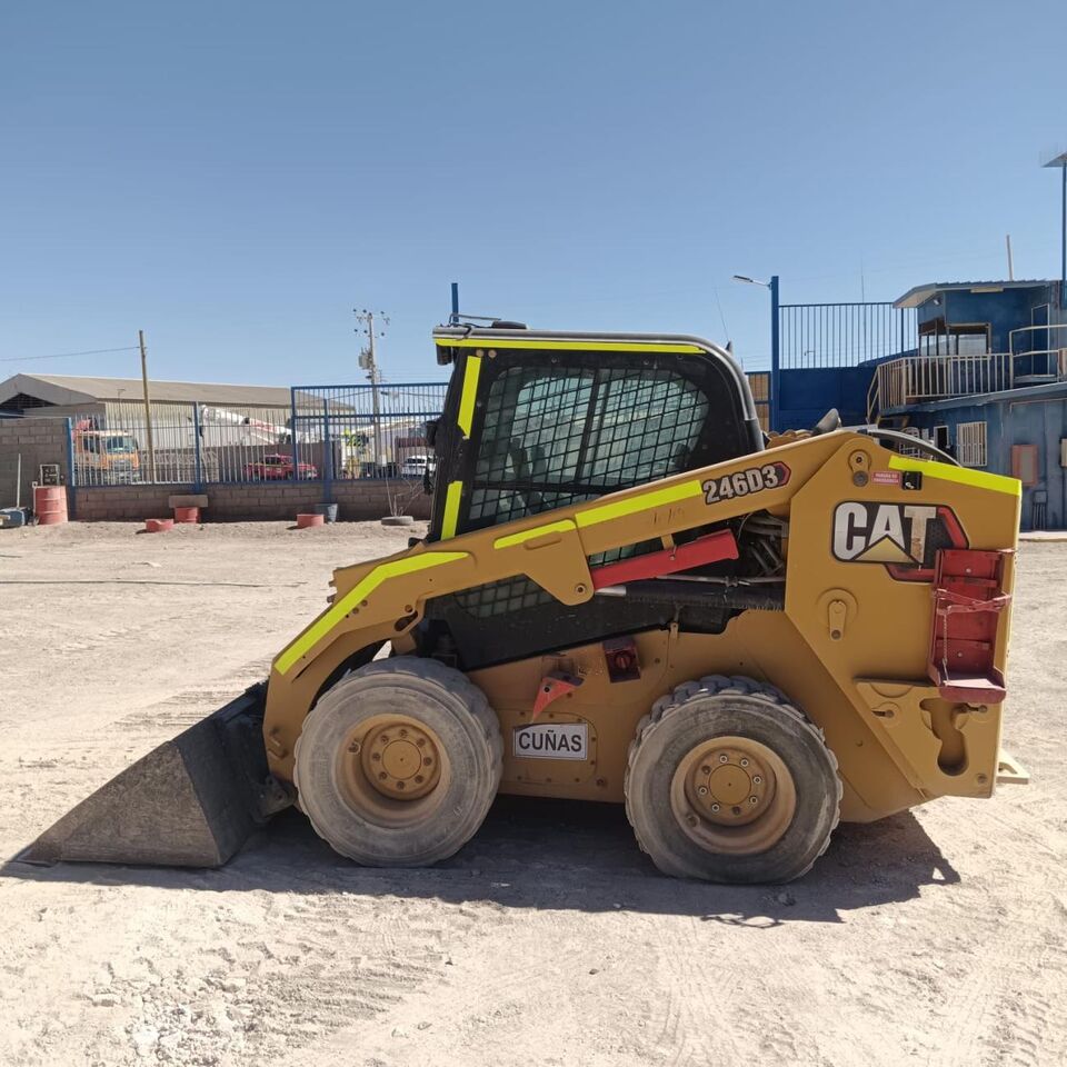 MINICARGADOR CATERPILLAR246D - Minicargadora: foto 5 MINICARGADOR CATERPILLAR246D - Minicargadora: foto 5