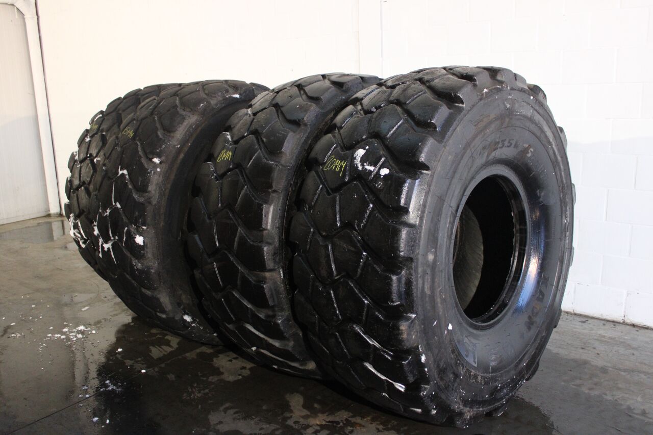 MICHELIN 23.5R25 Michelin XADN 20mm 4 PIECES - Neumático: foto 2 MICHELIN 23.5R25 Michelin XADN 20mm 4 PIECES - Neumático: foto 2
