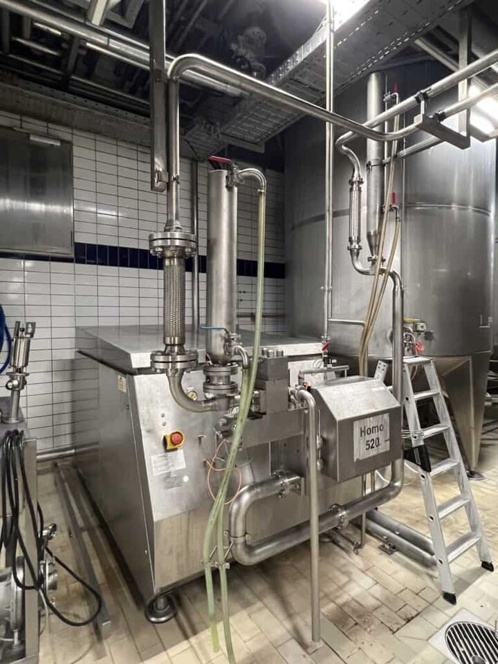 APV GAULIN G132T-3.6P Homogeniser – 15.000 l/h – 250 bar - Maquinaria para la industria láctea: foto 1 APV GAULIN G132T-3.6P Homogeniser – 15.000 l/h – 250 bar - Maquinaria para la industria láctea: foto 1