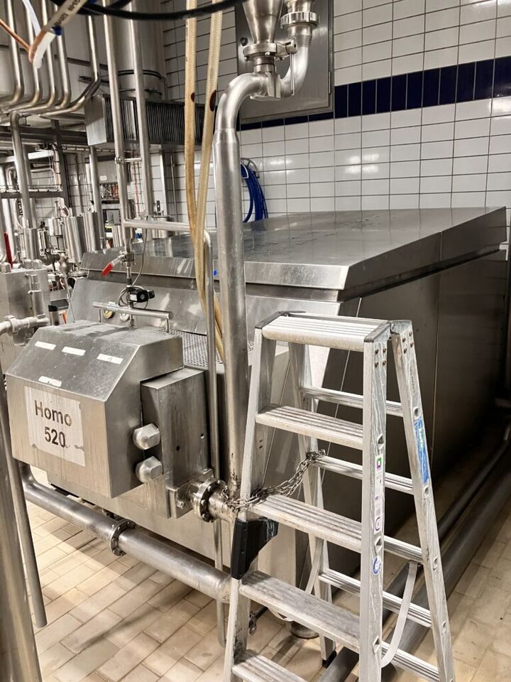 APV GAULIN G132T-3.6P Homogeniser – 15.000 l/h – 250 bar - Maquinaria para la industria láctea: foto 3 APV GAULIN G132T-3.6P Homogeniser – 15.000 l/h – 250 bar - Maquinaria para la industria láctea: foto 3