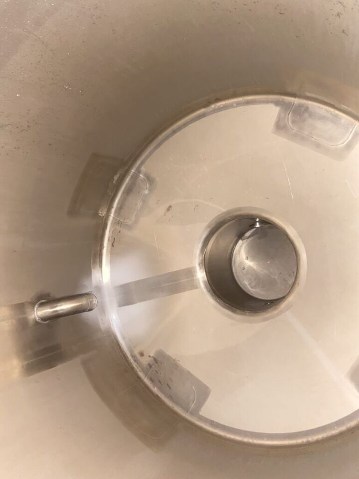 Stainless Steel Balance Tank – Volume 750 l - Tanque de almacenamiento: foto 4 Stainless Steel Balance Tank – Volume 750 l - Tanque de almacenamiento: foto 4