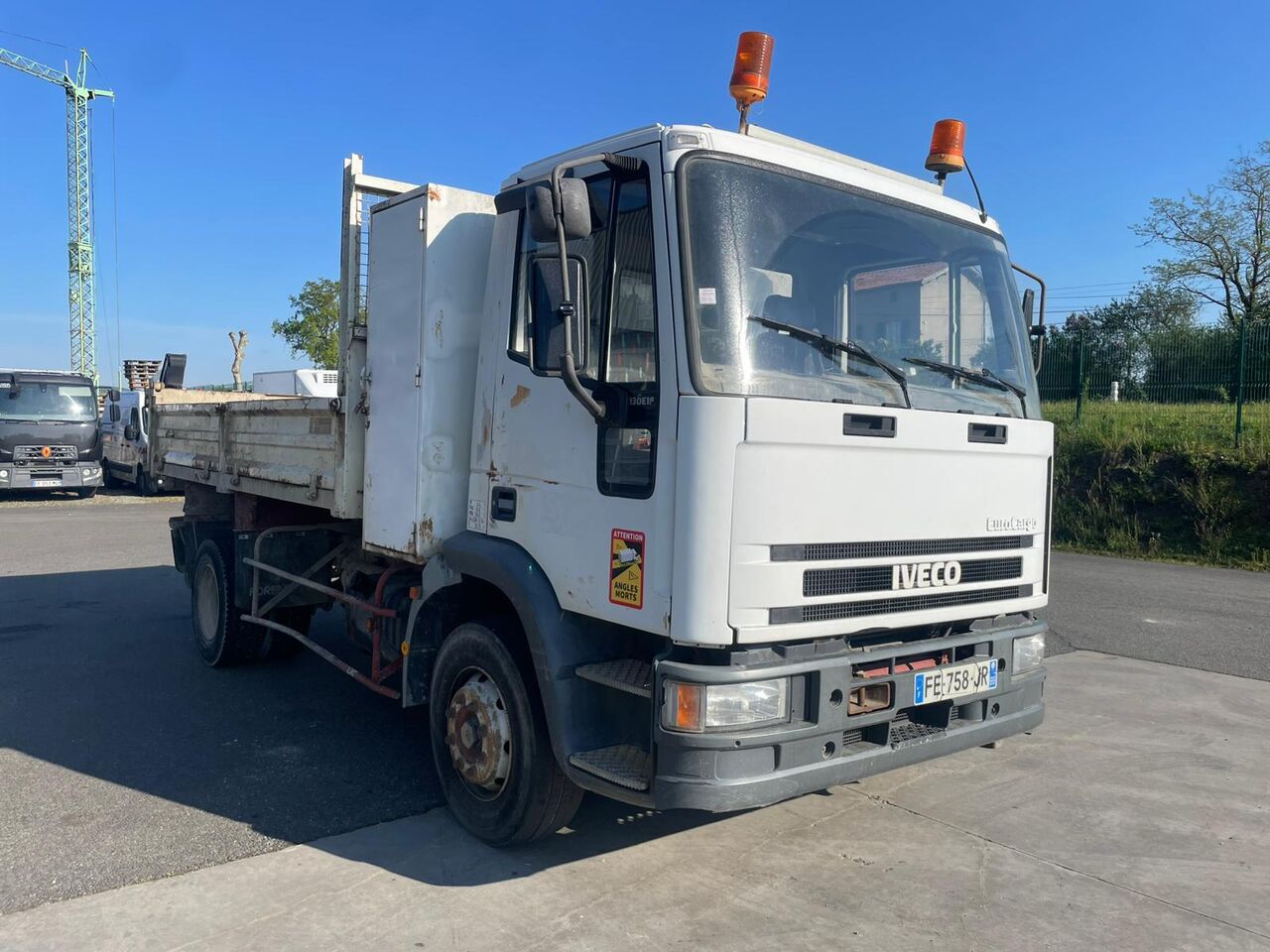 IVECO Eurocargo 130E18 - Volquete camión: foto 2 IVECO Eurocargo 130E18 - Volquete camión: foto 2