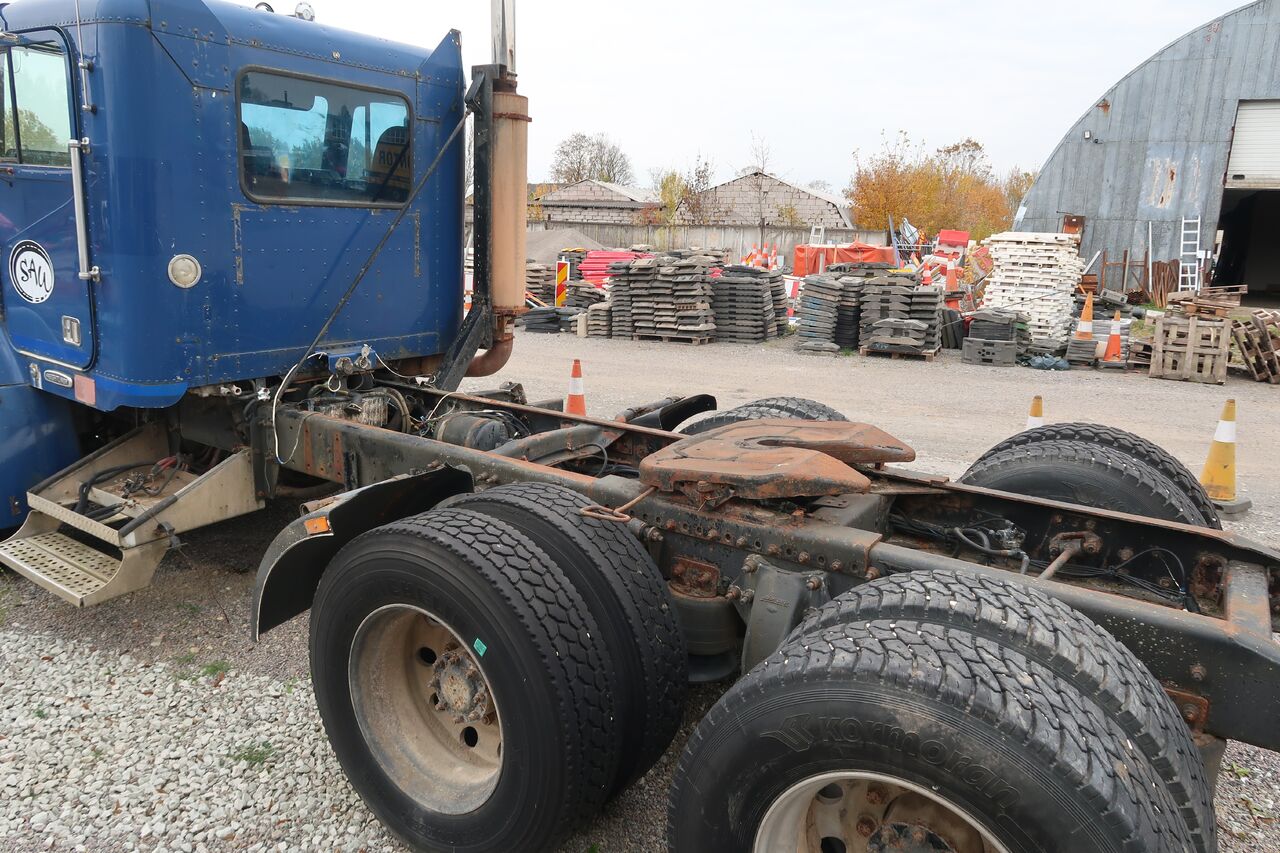 FREIGHTLINER FLD112 - Cabeza tractora: foto 4 FREIGHTLINER FLD112 - Cabeza tractora: foto 4