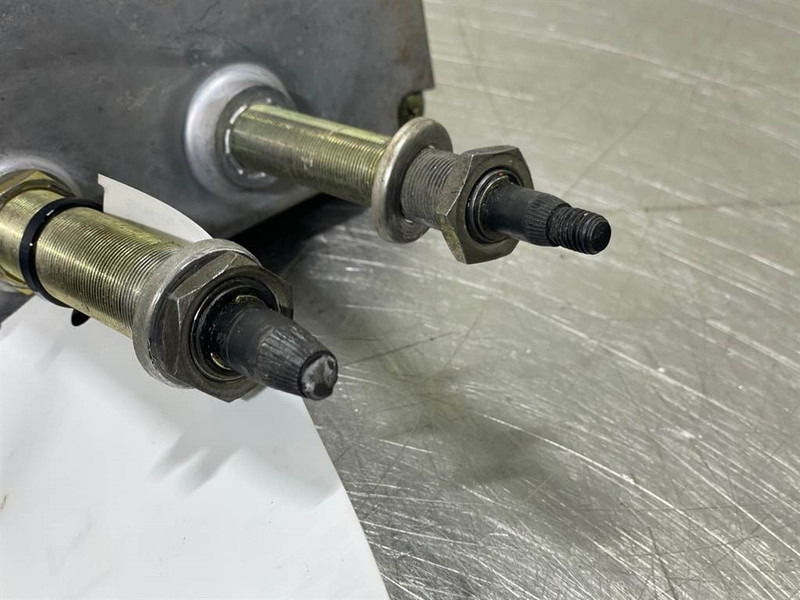 Ahlmann AZ14-4184960G-Wiper motor/Wischermotor - Sistema eléctrico para Maquinaria de construcción: foto 5 Ahlmann AZ14-4184960G-Wiper motor/Wischermotor - Sistema eléctrico para Maquinaria de construcción: foto 5