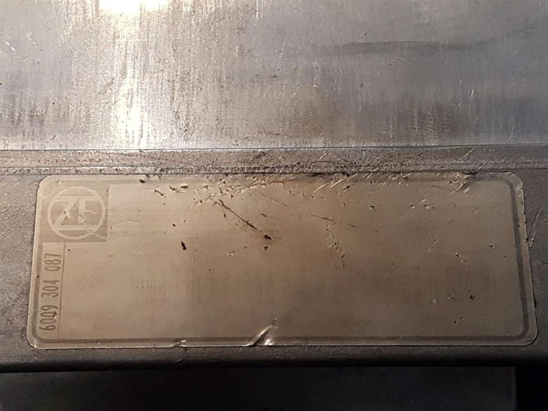 Ahlmann AZ14-ZF 6009304087-Switch kabinet/Schaltschrank - Sistema eléctrico para Maquinaria de construcción: foto 4 Ahlmann AZ14-ZF 6009304087-Switch kabinet/Schaltschrank - Sistema eléctrico para Maquinaria de construcción: foto 4