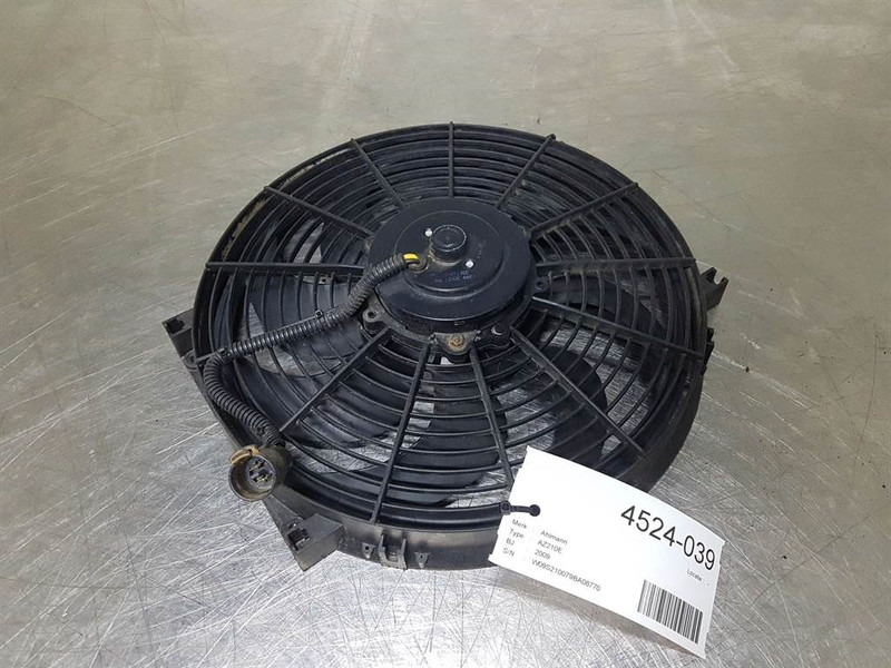 Ahlmann AZ210E-Spal 12VDC-Fan/Lüfter/Ventilator - Sistema eléctrico para Maquinaria de construcción: foto 2 Ahlmann AZ210E-Spal 12VDC-Fan/Lüfter/Ventilator - Sistema eléctrico para Maquinaria de construcción: foto 2