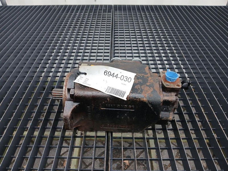 Case 821C-702810-Gearpump/Zahnradpumpe/Tandwielpomp - Hidráulica para Maquinaria de construcción: foto 1 Case 821C-702810-Gearpump/Zahnradpumpe/Tandwielpomp - Hidráulica para Maquinaria de construcción: foto 1