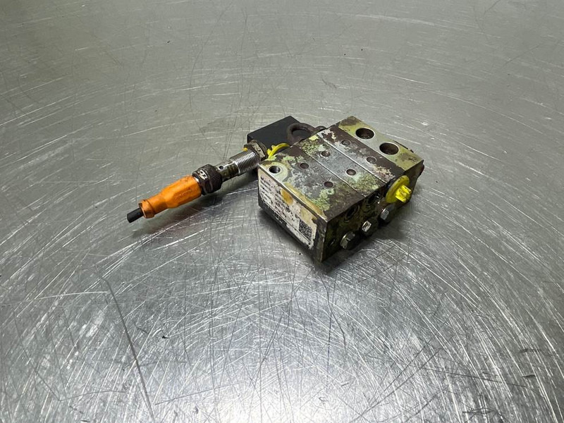 Liebherr L524-10444143 / 11341172-Lubricating system - Bastidor/ Chasis para Maquinaria de construcción: foto 1 Liebherr L524-10444143 / 11341172-Lubricating system - Bastidor/ Chasis para Maquinaria de construcción: foto 1