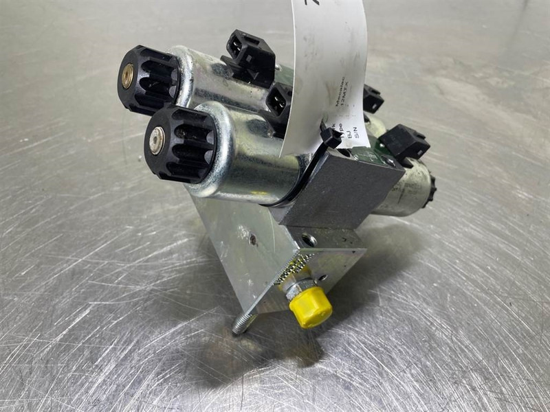 Mecalac 12MTX-6090364-NG6 Valve/Ventile/Ventiel - Hidráulica para Maquinaria de construcción: foto 4 Mecalac 12MTX-6090364-NG6 Valve/Ventile/Ventiel - Hidráulica para Maquinaria de construcción: foto 4