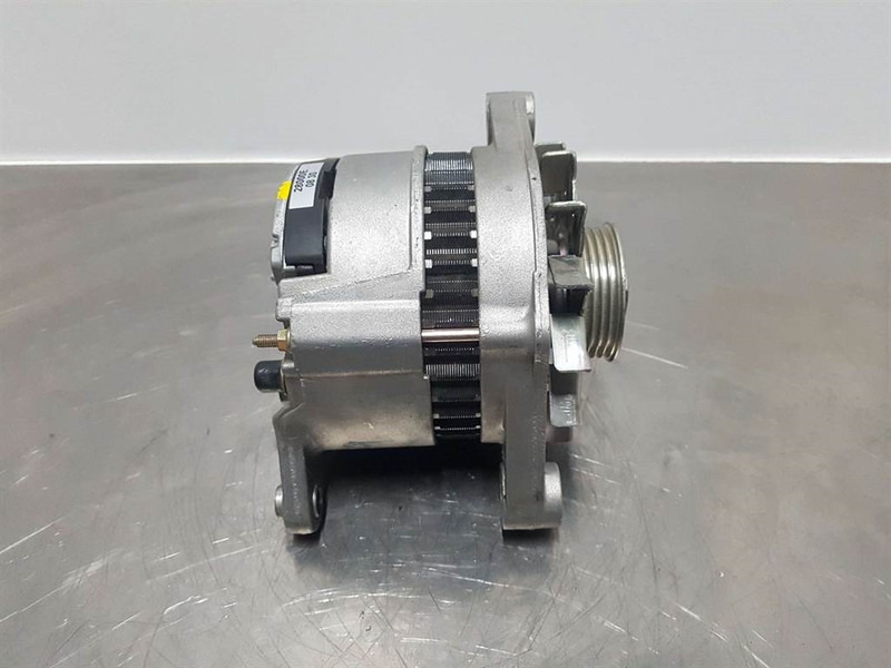 Terex Schaeff SKL833-14V 65A-Alternator/Lichtmaschine/Dynamo - Motor para Maquinaria de construcción: foto 3 Terex Schaeff SKL833-14V 65A-Alternator/Lichtmaschine/Dynamo - Motor para Maquinaria de construcción: foto 3