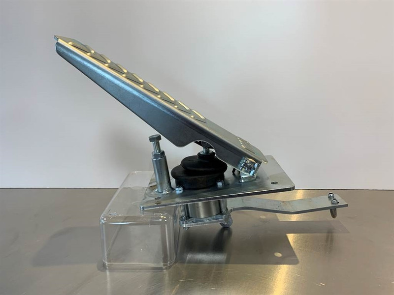 Terex TL/SKL/SKS-5692609966-Gas pedal - Cabina e interior para Maquinaria de construcción: foto 2 Terex TL/SKL/SKS-5692609966-Gas pedal - Cabina e interior para Maquinaria de construcción: foto 2