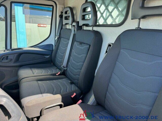 Iveco Daily Maxi 50C18 Autom Hoch & Lang 3Sitze 122Tkm - Furgón: foto 4 Iveco Daily Maxi 50C18 Autom Hoch & Lang 3Sitze 122Tkm - Furgón: foto 4