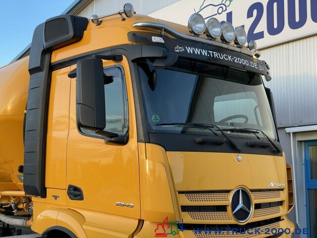Mercedes-Benz Actros 2545 Silo 31m³ Getreide Staub Rieselgüter - Cisterna camión: foto 2 Mercedes-Benz Actros 2545 Silo 31m³ Getreide Staub Rieselgüter - Cisterna camión: foto 2