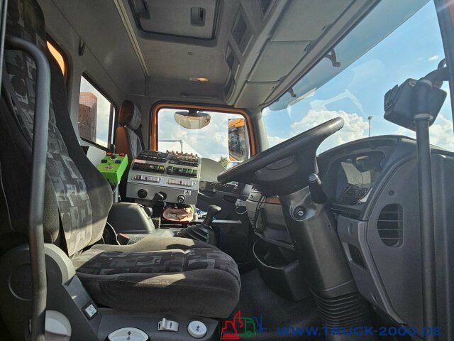 Mercedes-Benz Atego 1518 Bucher Cityfant60 mit Separat Motor - Barredora vial: foto 3 Mercedes-Benz Atego 1518 Bucher Cityfant60 mit Separat Motor - Barredora vial: foto 3