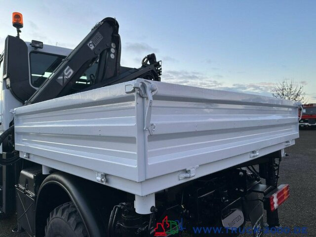 Unimog U 300 4x4 mit Kran Nur 78.144 KM zGG.7.490Kg. - Caja abierta furgoneta: foto 4 Unimog U 300 4x4 mit Kran Nur 78.144 KM zGG.7.490Kg. - Caja abierta furgoneta: foto 4