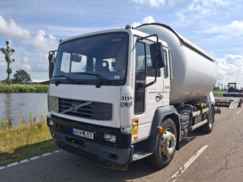Volvo FL 250 GAS / LPG - Cisterna camión: foto 1 Volvo FL 250 GAS / LPG - Cisterna camión: foto 1