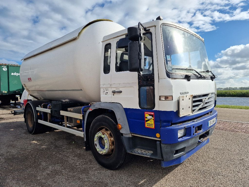 Volvo FL 250 GAS / LPG - Cisterna camión: foto 2 Volvo FL 250 GAS / LPG - Cisterna camión: foto 2