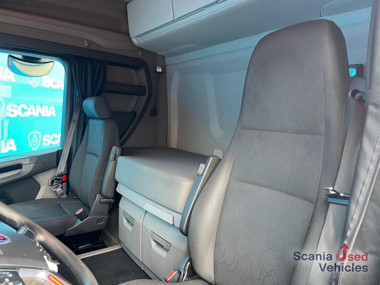 SCANIA R 410 A4x2NA RETARDER ADR FL LED ACC - Cabeza tractora: foto 3 SCANIA R 410 A4x2NA RETARDER ADR FL LED ACC - Cabeza tractora: foto 3