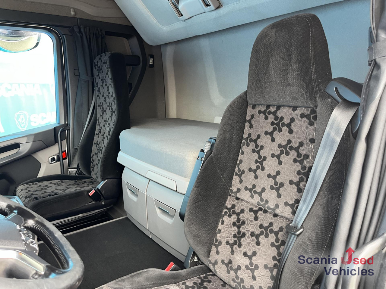 SCANIA R 450 A4x2LB RETARDER DIFF-L P-AIRCO FULL AIR - Cabeza tractora: foto 3 SCANIA R 450 A4x2LB RETARDER DIFF-L P-AIRCO FULL AIR - Cabeza tractora: foto 3