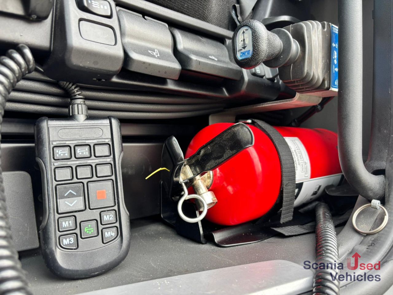 SCANIA R 450 A4x2NB DIFF-L RETARDER FULL AIR HYDRO 8T - Cabeza tractora: foto 3 SCANIA R 450 A4x2NB DIFF-L RETARDER FULL AIR HYDRO 8T - Cabeza tractora: foto 3