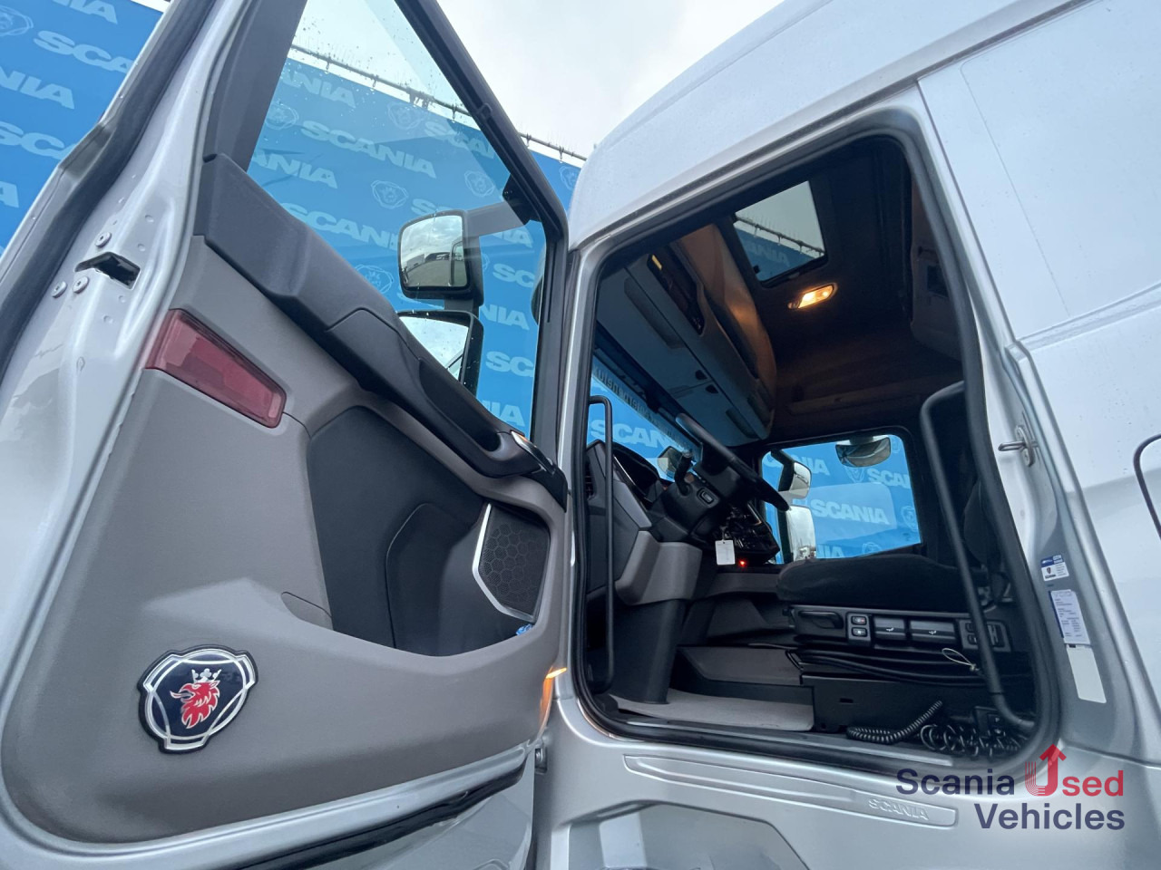 SCANIA R 500 A4x2NB RETARDER FULL AIR P-AIRCO HYDRO 9T - Cabeza tractora: foto 4 SCANIA R 500 A4x2NB RETARDER FULL AIR P-AIRCO HYDRO 9T - Cabeza tractora: foto 4