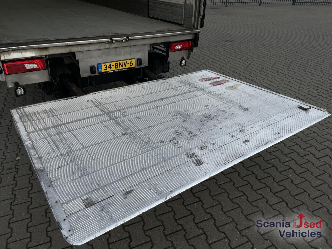 SCANIA P 250 B4x2LA FRIGO -27 TAIL LIFT 1.5T 815X251X244C - Frigorífico camión: foto 4 SCANIA P 250 B4x2LA FRIGO -27 TAIL LIFT 1.5T 815X251X244C - Frigorífico camión: foto 4