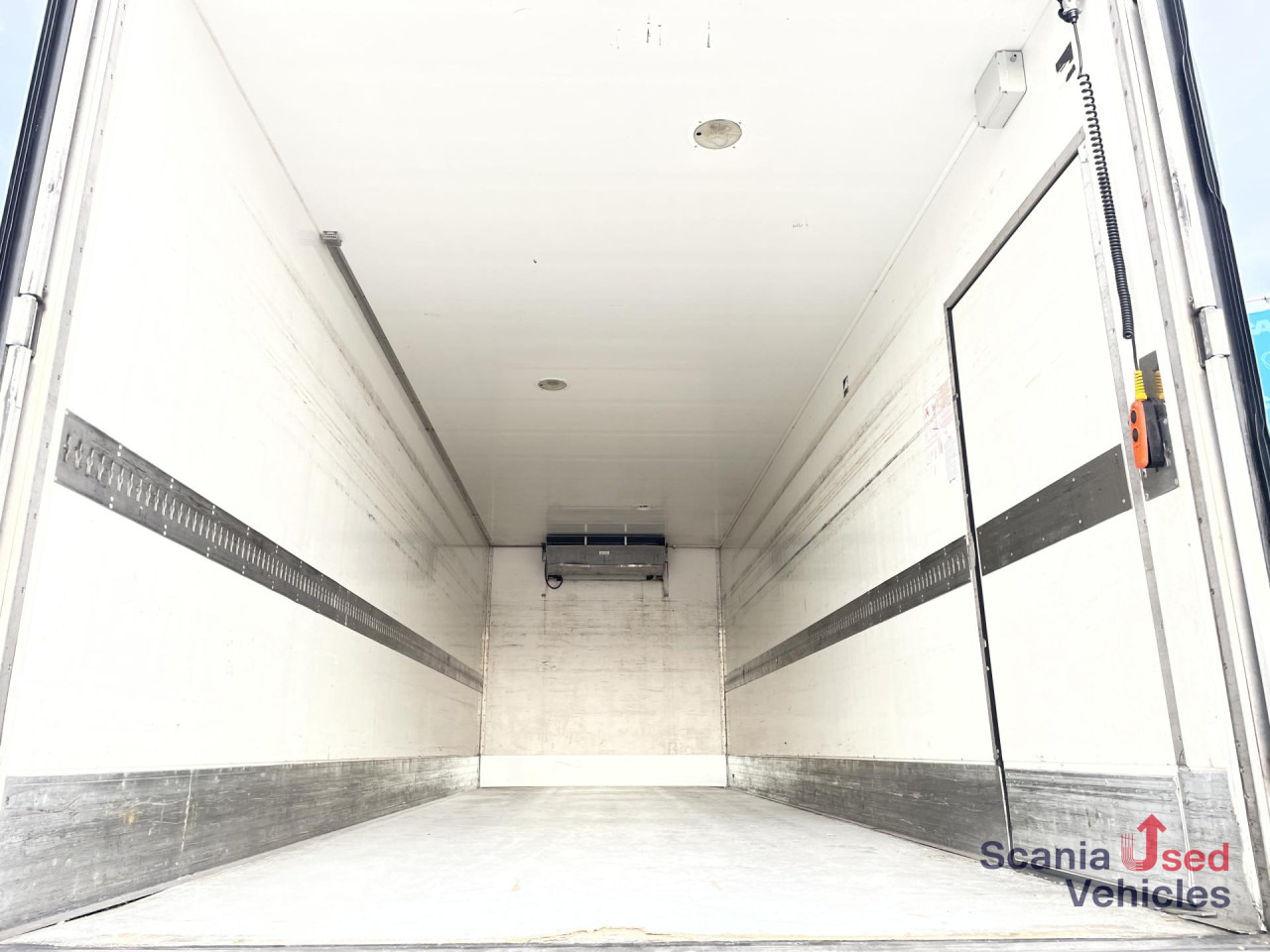 SCANIA P 250 B4x2LA FRIGO -27 TAIL LIFT 1.5T 815X251X244C - Frigorífico camión: foto 3 SCANIA P 250 B4x2LA FRIGO -27 TAIL LIFT 1.5T 815X251X244C - Frigorífico camión: foto 3