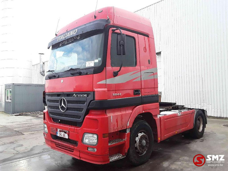 Mercedes-Benz Actros 1844 megaspace 2 tanks - Cabeza tractora: foto 3 Mercedes-Benz Actros 1844 megaspace 2 tanks - Cabeza tractora: foto 3