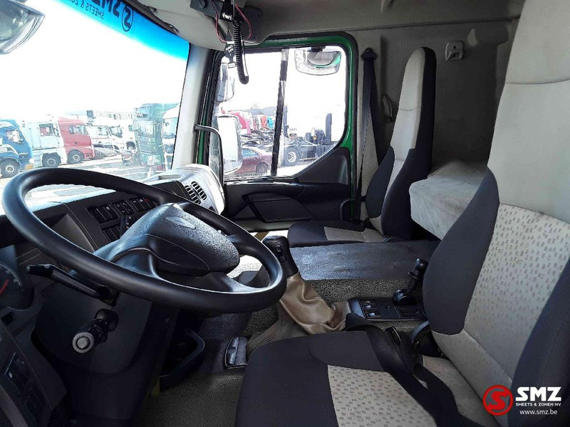 Foto del interior 1: Cabeza tractora Renault Kerax 500 manual lames