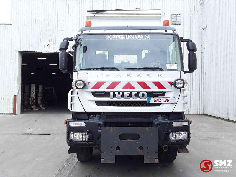 Iveco Trakker 330 184"km snow equipment - Volquete camión: foto 2 Iveco Trakker 330 184"km snow equipment - Volquete camión: foto 2