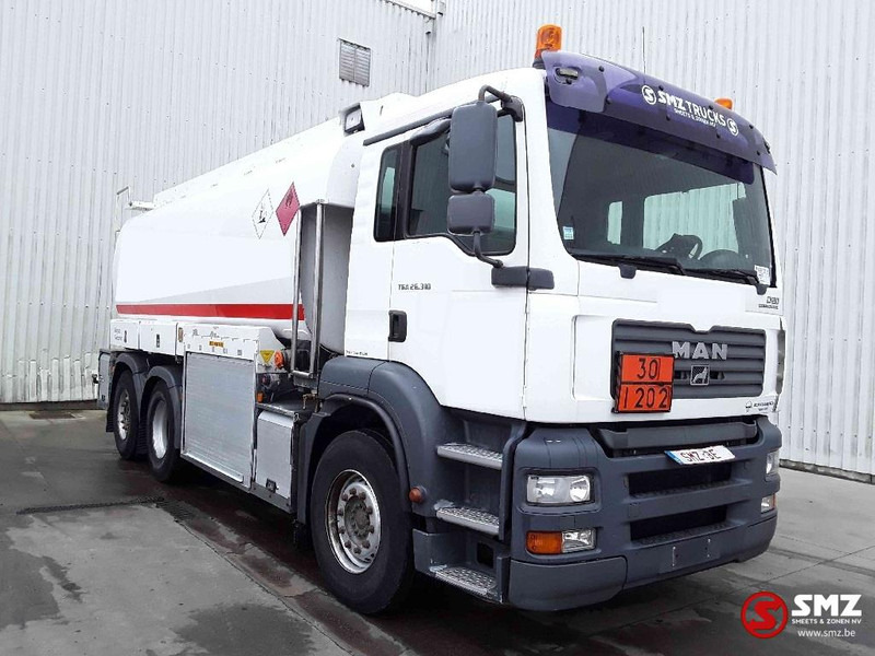 Cisterna camión MAN TGA 26.310 18000 L top condition: foto 1