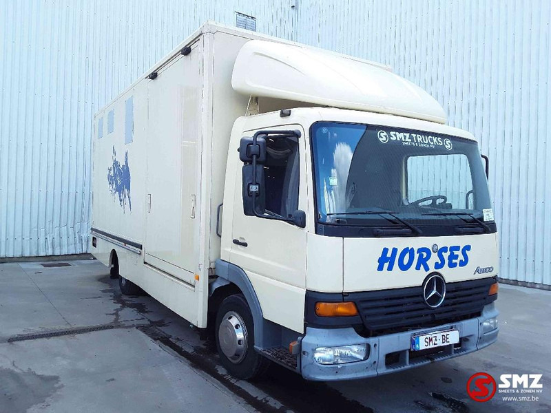 Mercedes-Benz Atego 815 - Camión caja cerrada: foto 1 Mercedes-Benz Atego 815 - Camión caja cerrada: foto 1
