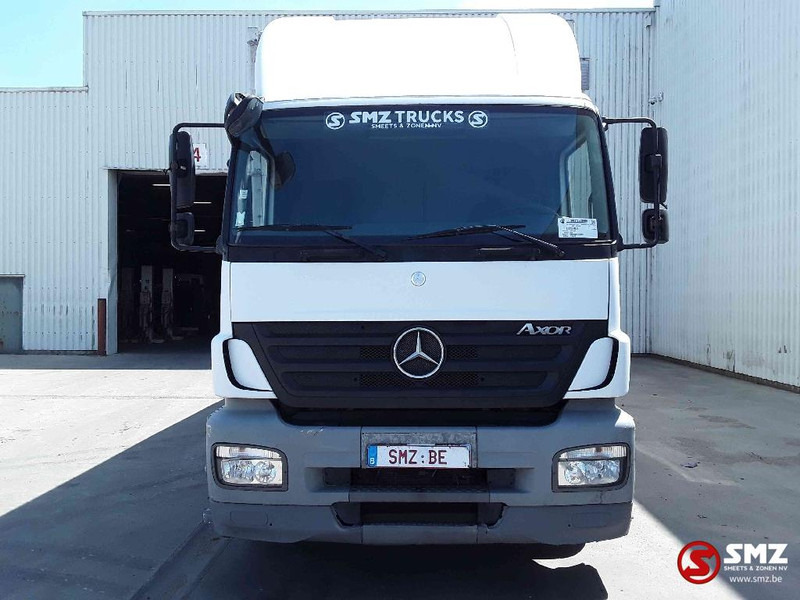 Mercedes-Benz Axor 2533 6x2 manual airco - Camión caja cerrada: foto 2 Mercedes-Benz Axor 2533 6x2 manual airco - Camión caja cerrada: foto 2