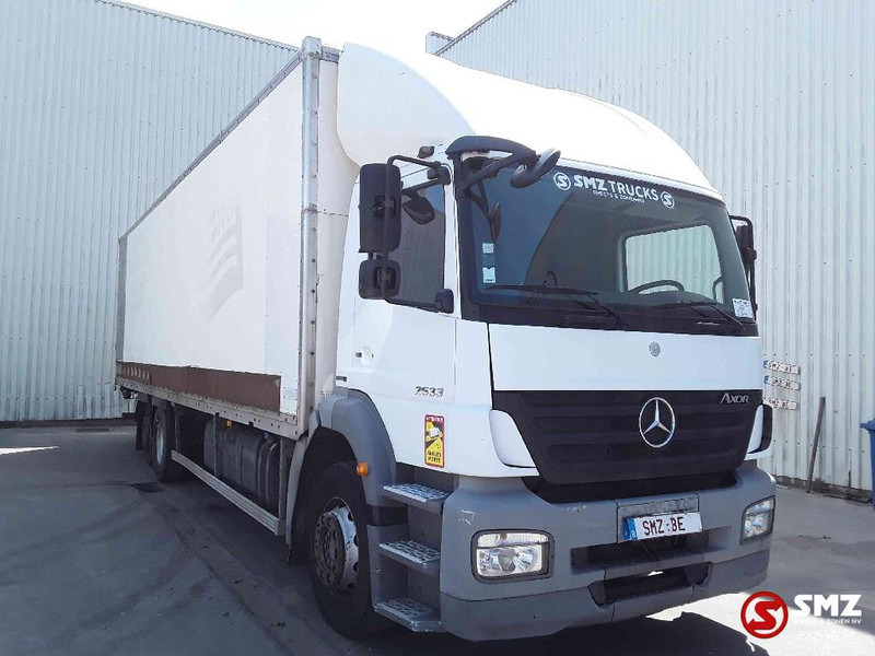 Mercedes-Benz Axor 2533 6x2 manual airco - Camión caja cerrada: foto 1 Mercedes-Benz Axor 2533 6x2 manual airco - Camión caja cerrada: foto 1