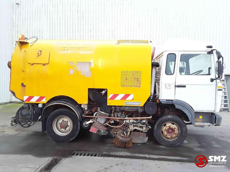 Renault - Barredora vial: foto 4 Renault - Barredora vial: foto 4