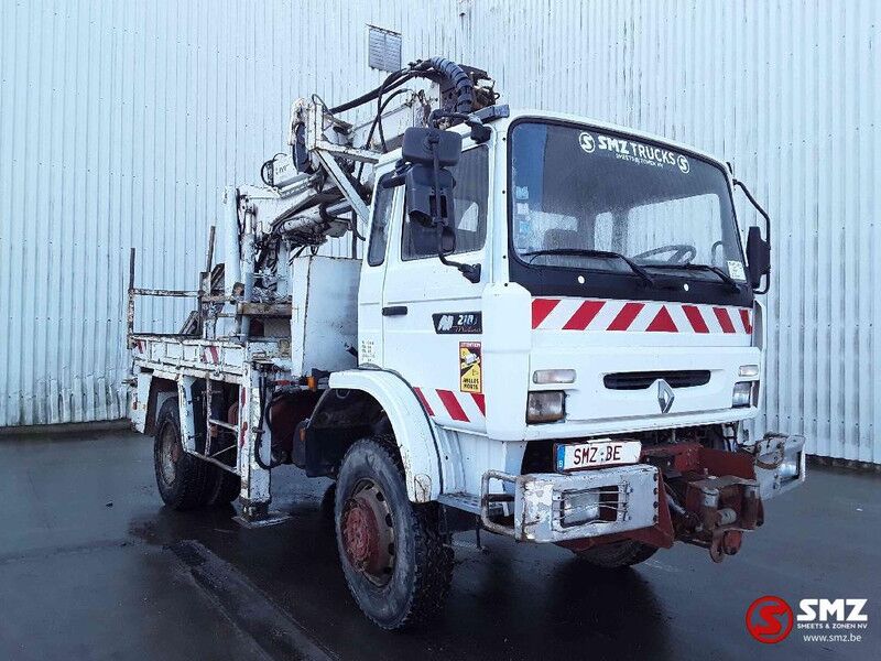 Renault Midliner 210 - Camión grúa: foto 1 Renault Midliner 210 - Camión grúa: foto 1