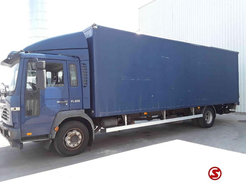 Volvo FL 220 - Camión caja cerrada: foto 5 Volvo FL 220 - Camión caja cerrada: foto 5