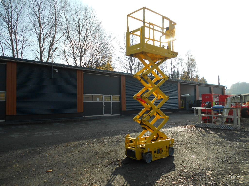 Genie GS 1330, Scherenarbeitsbühne Genie 5,9 m - Camión con plataforma elevadora: foto 2 Genie GS 1330, Scherenarbeitsbühne Genie 5,9 m - Camión con plataforma elevadora: foto 2