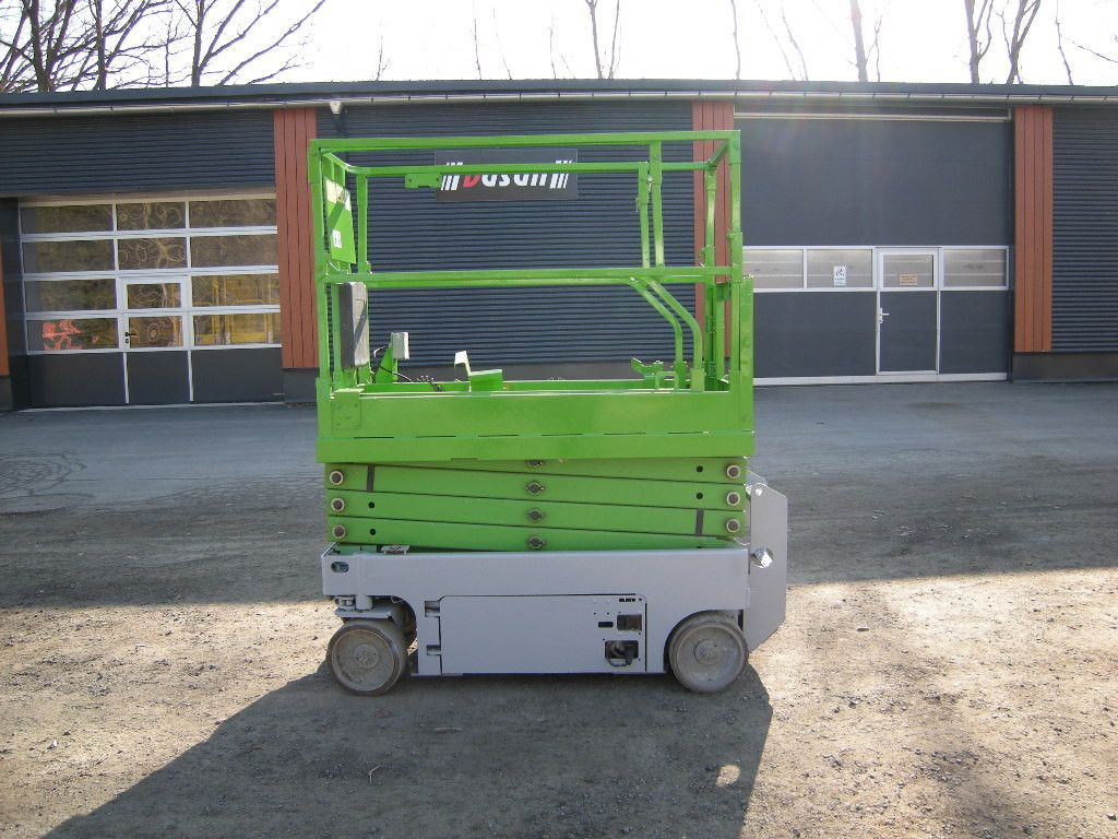 Camión con plataforma elevadora nuevo Genie GS 1932, Scherenarbeitsbühne Genie 8 m: foto 15 Camión con plataforma elevadora nuevo Genie GS 1932, Scherenarbeitsbühne Genie 8 m: foto 15