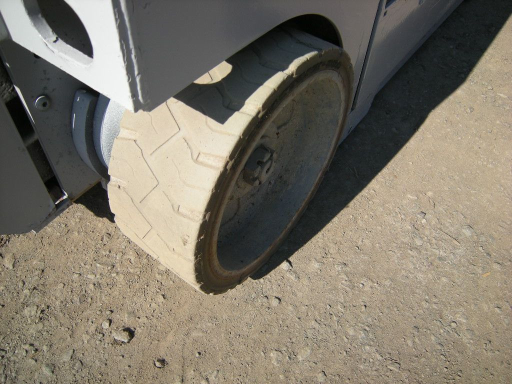 Camión con plataforma elevadora nuevo Genie GS 1932, Scherenarbeitsbühne Genie 8 m: foto 11 Camión con plataforma elevadora nuevo Genie GS 1932, Scherenarbeitsbühne Genie 8 m: foto 11