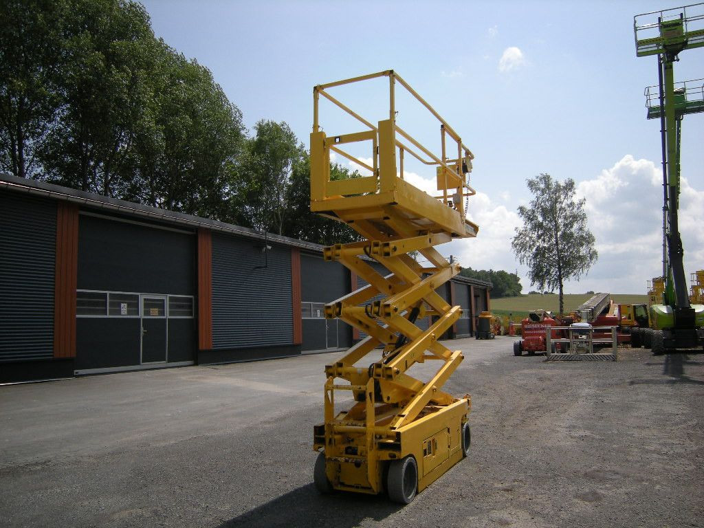 Genie GS-2632, Scherenarbeitsbühne Genie 10 m - Camión con plataforma elevadora: foto 2 Genie GS-2632, Scherenarbeitsbühne Genie 10 m - Camión con plataforma elevadora: foto 2