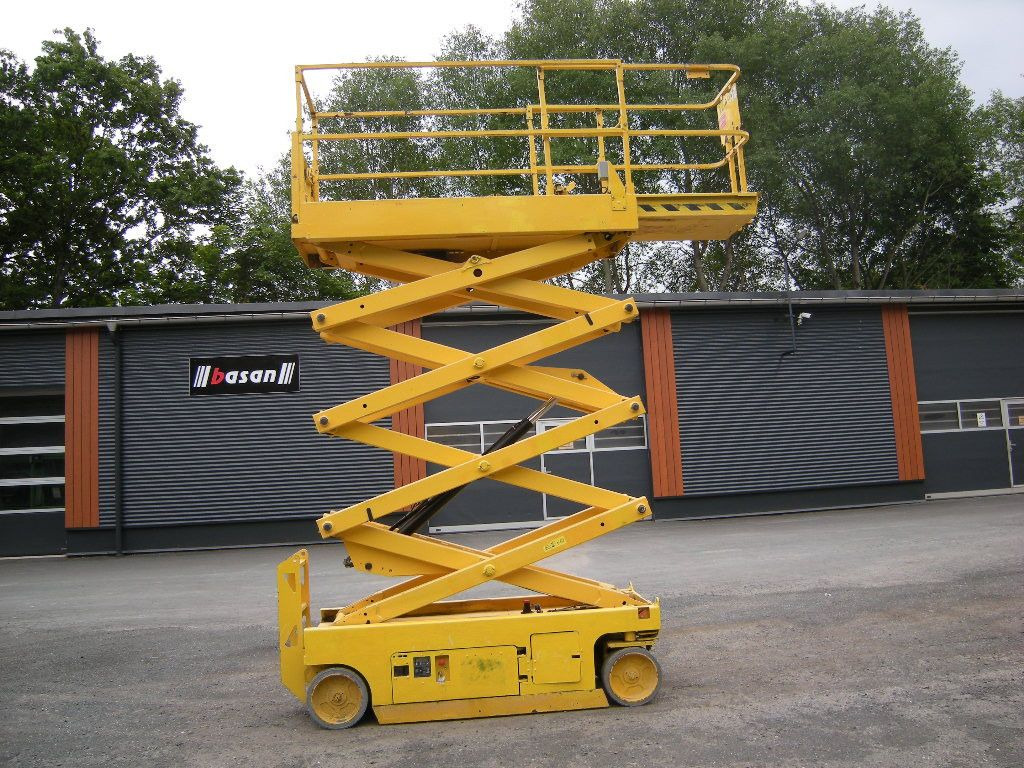 Genie GS-2632, Scherenarbeitsbühne Genie 10 m - Camión con plataforma elevadora: foto 1 Genie GS-2632, Scherenarbeitsbühne Genie 10 m - Camión con plataforma elevadora: foto 1