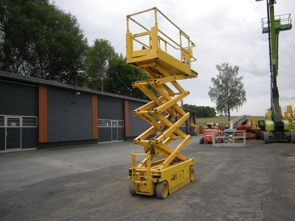 Genie GS-2632, Scherenarbeitsbühne Genie 10 m - Camión con plataforma elevadora: foto 2 Genie GS-2632, Scherenarbeitsbühne Genie 10 m - Camión con plataforma elevadora: foto 2