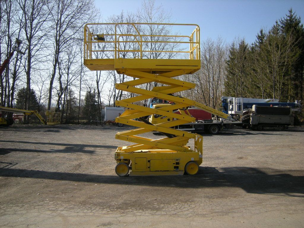 Genie GS 3246, Scherenarbeitsbühne Genie 11,9 m - Camión con plataforma elevadora: foto 5 Genie GS 3246, Scherenarbeitsbühne Genie 11,9 m - Camión con plataforma elevadora: foto 5