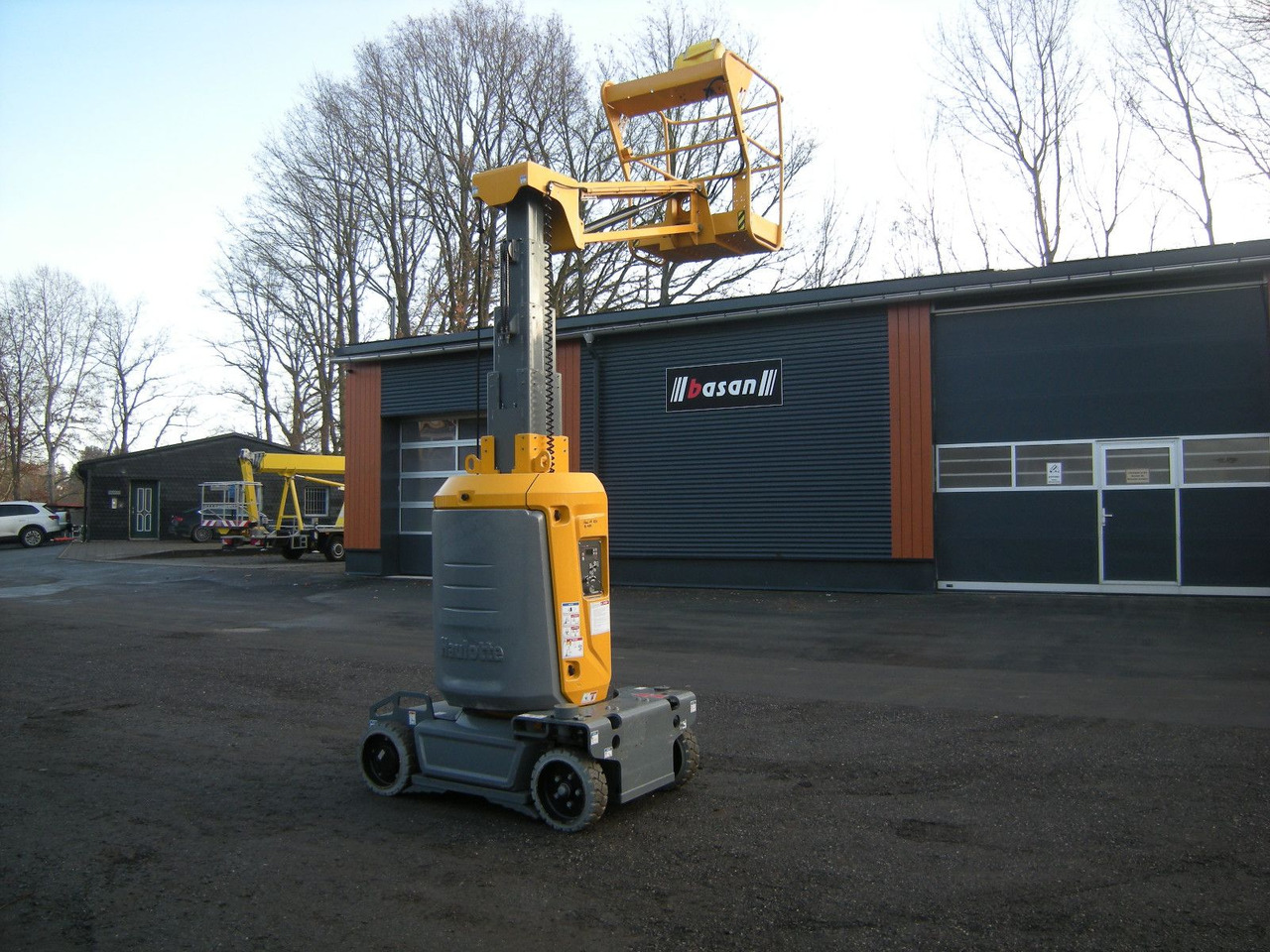 Haulotte Arbeitsbühne Haulotte Star 10, AH 10 m - Camión con plataforma elevadora: foto 1 Haulotte Arbeitsbühne Haulotte Star 10, AH 10 m - Camión con plataforma elevadora: foto 1
