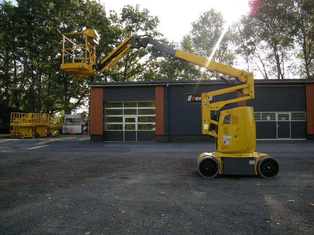 Haulotte HA12CJ+ , AH 12m, Korbarm drehbar - Camión con plataforma elevadora: foto 1 Haulotte HA12CJ+ , AH 12m, Korbarm drehbar - Camión con plataforma elevadora: foto 1