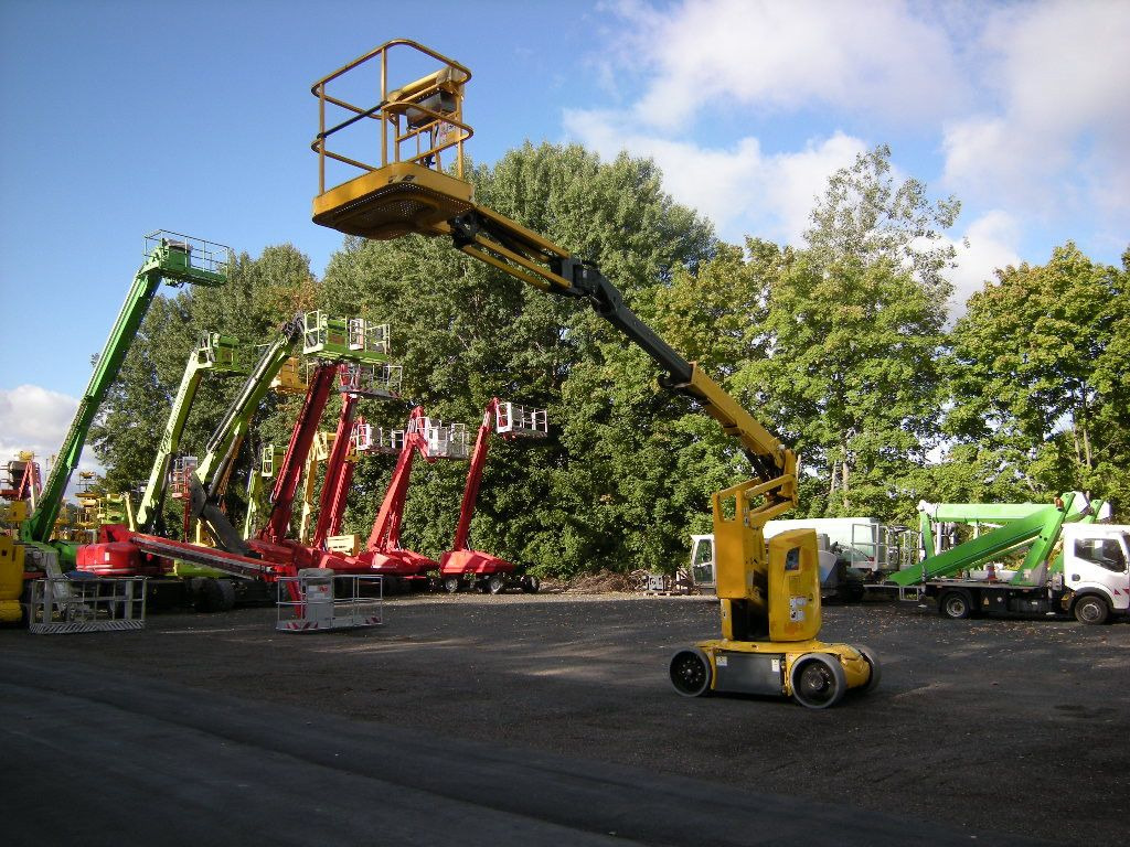 Haulotte HA12CJ+ , AH 12m, Korbarm drehbar - Camión con plataforma elevadora: foto 5 Haulotte HA12CJ+ , AH 12m, Korbarm drehbar - Camión con plataforma elevadora: foto 5