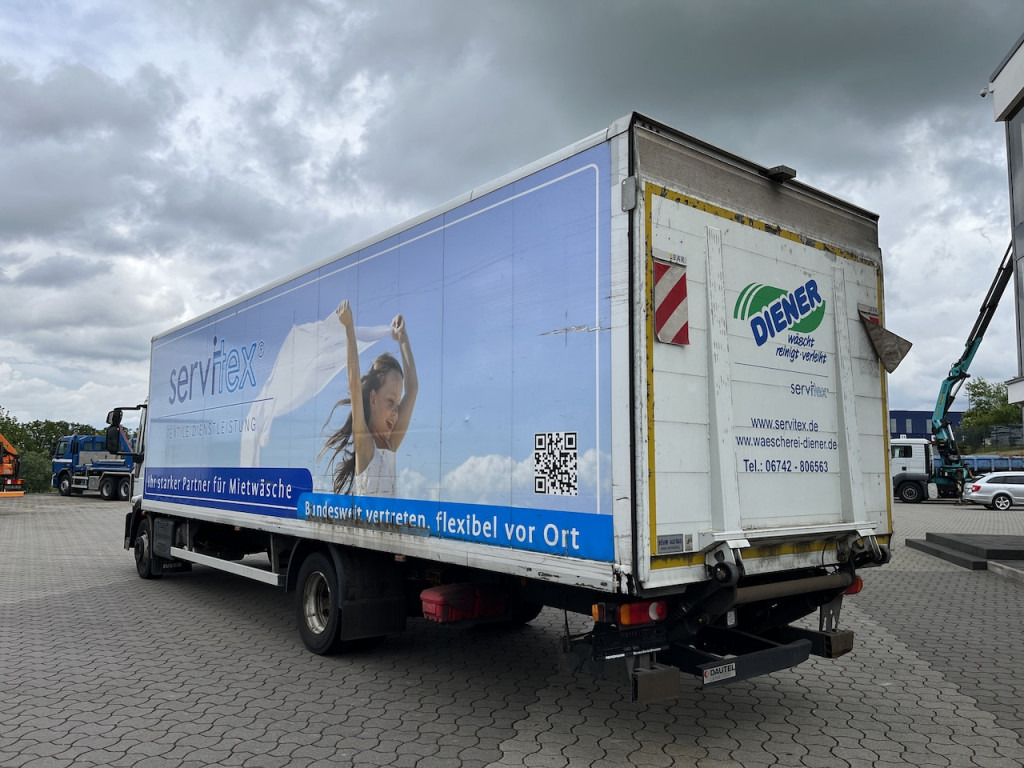 Iveco Koffer 8,80 m + Ladebordwand 1,5t - Furgoneta: foto 1 Iveco Koffer 8,80 m + Ladebordwand 1,5t - Furgoneta: foto 1